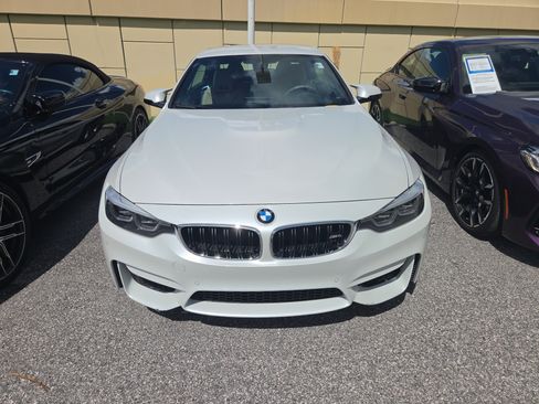 Used 2018 BMW M4 Convertible RWD image 2