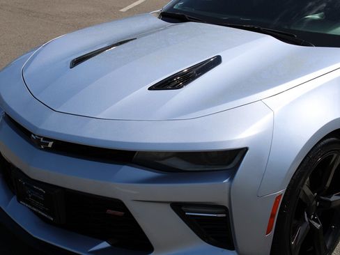 Used 2018 Chevrolet Camaro SS RWD image 17