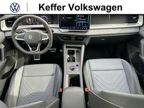 New 2026 Volkswagen Tiguan SE R-Line FWD image 30