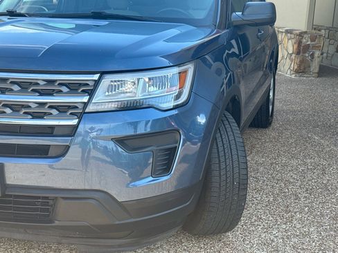 Used 2018 Ford Explorer 4WD image 3
