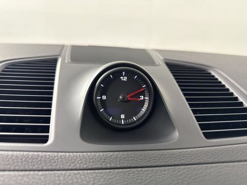 Certified 2023 Porsche Cayenne AWD/4WD image 29