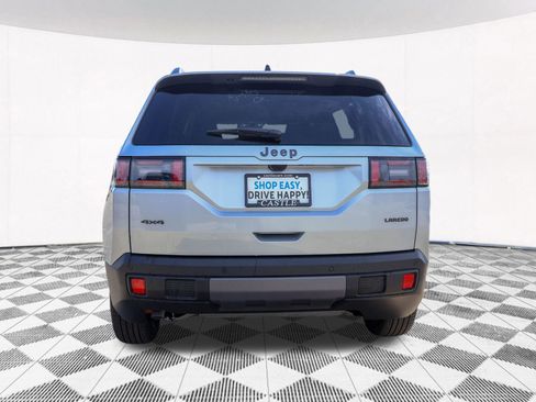 New 2026 Jeep Cherokee Laredo image 12