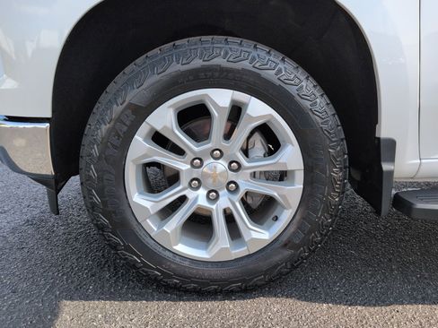Certified 2023 Chevrolet Silverado 1500 LTZ w/ LTZ Convenience Package II AWD/4WD image 33