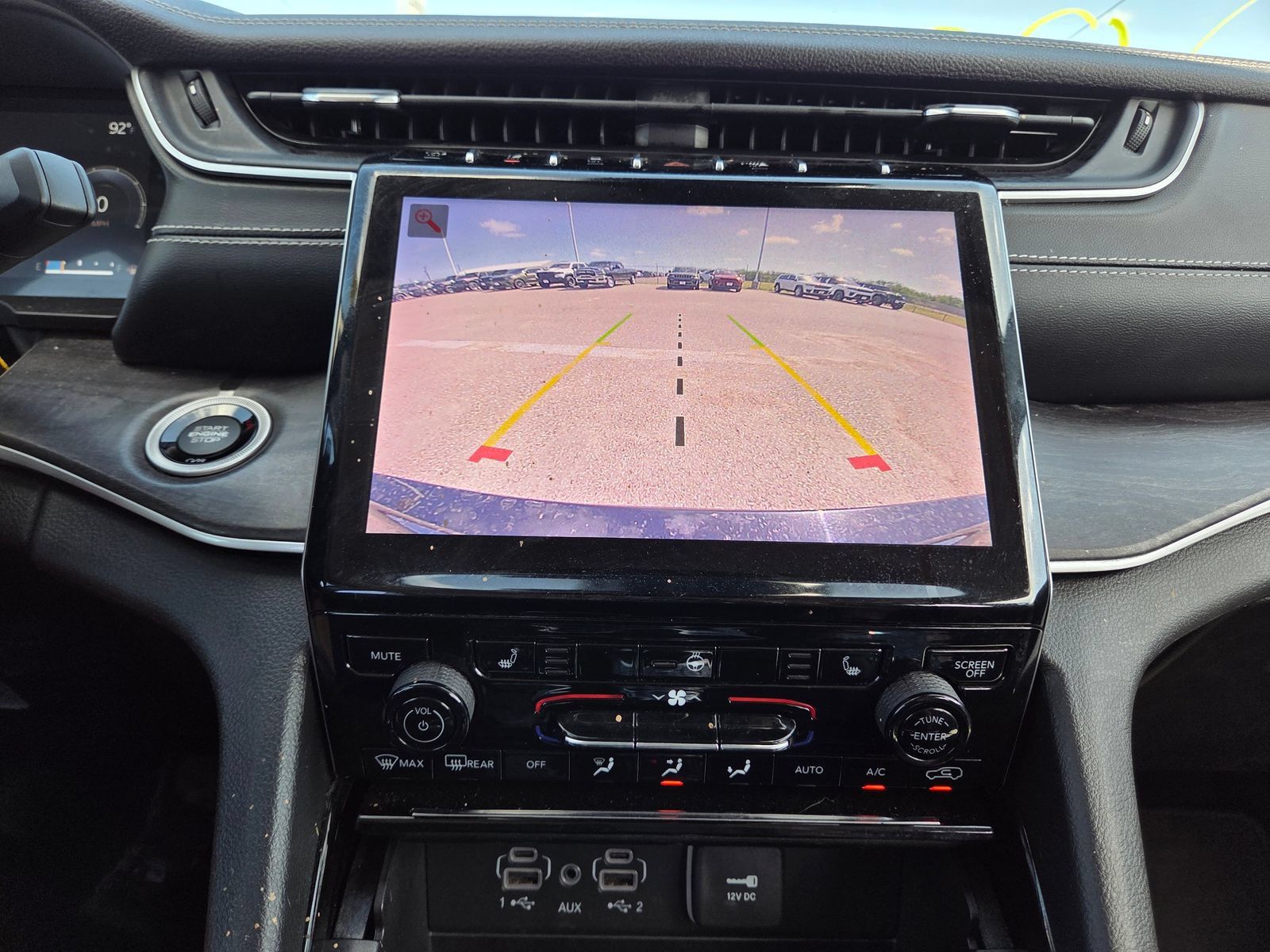 Used 2023 Jeep Grand Cherokee L Limited AWD/4WD image 9