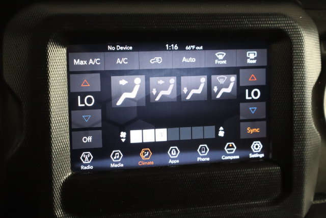 Used 2018 Jeep Wrangler Unlimited Sahara AWD/4WD image 28