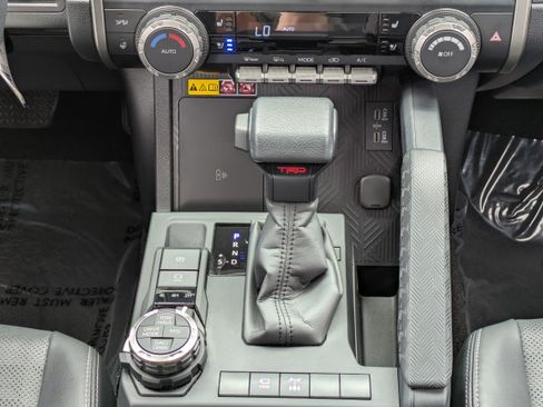 Used 2025 Toyota 4Runner TRD Off-Road Premium AWD/4WD image 18