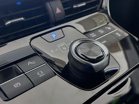 Used 2024 Toyota bZ4X Limited image 21