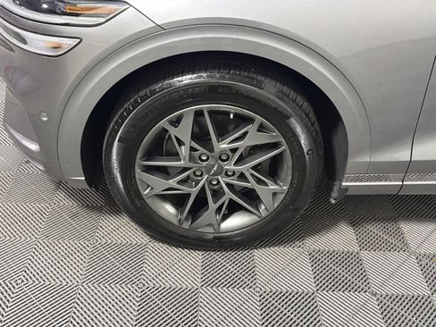 Used 2022 Genesis GV70 2.5T w/ Advanced Package image 12