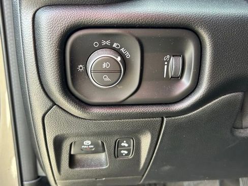 Used 2020 RAM 1500 Big Horn w/ Built-to-serve Edition image 22