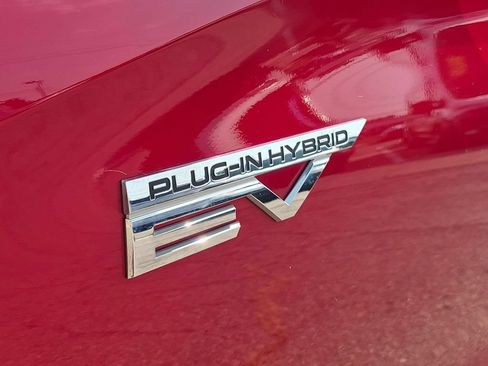 Used 2023 Mitsubishi Outlander 4WD Plug-In Hybrid image 10