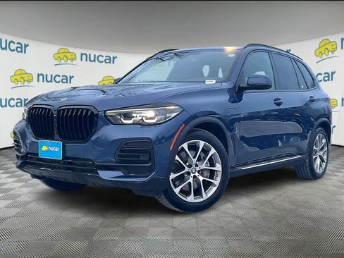 Used 2023 BMW X5 xDrive45e image 3