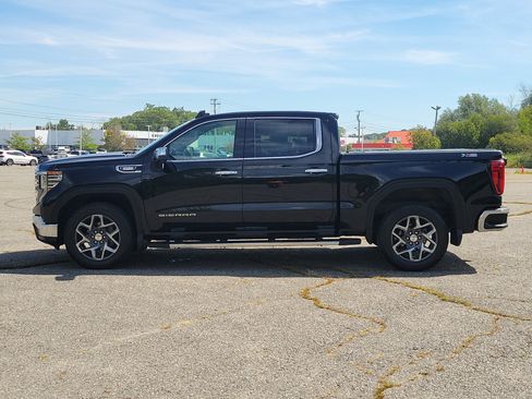 Used 2023 GMC Sierra 1500 SLT w/ SLT Premium Plus Package AWD/4WD image 8