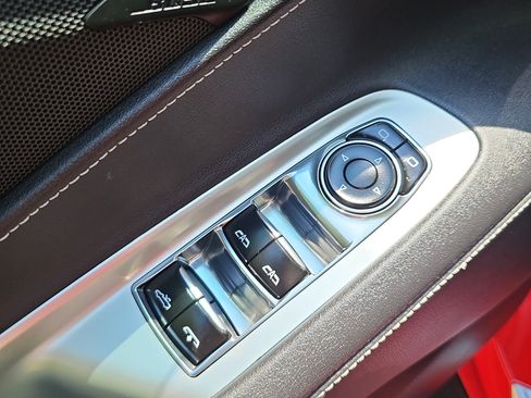 Used 2021 Chevrolet Corvette Stingray Convertible w/ Z51 Performance Package RWD image 16