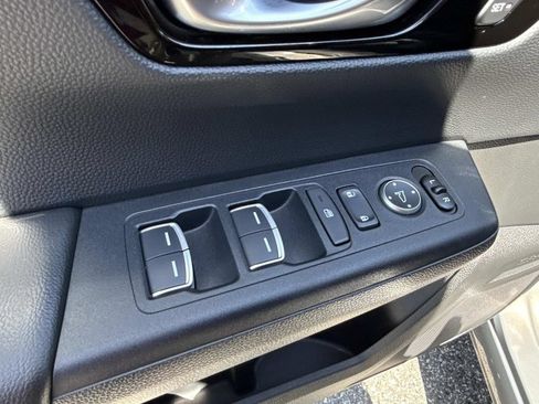Used 2025 Honda CR-V EX-L image 22