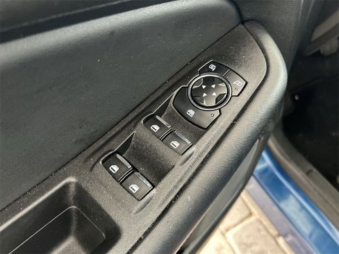 Used 2023 Ford Edge SEL image 11