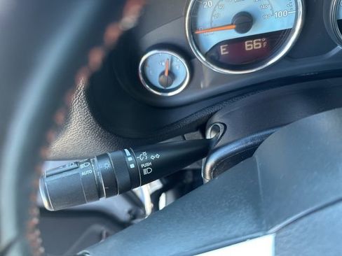 Used 2012 Jeep Wrangler Unlimited Sahara image 29