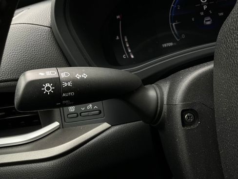 Used 2025 Toyota Grand Highlander FWD image 38