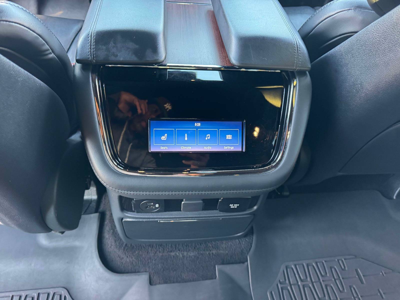Used 2023 Lincoln Navigator Reserve AWD/4WD image 15