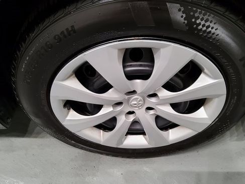 Used 2023 Toyota Corolla LE image 40