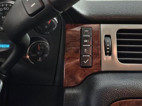 Used 2012 Chevrolet Suburban LT w/ Texas Edition image 18