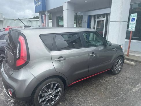 Used 2019 Kia Soul ! FWD image 4