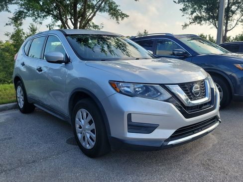 Certified 2020 Nissan Rogue S FWD image 2