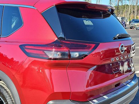 Used 2021 Nissan Rogue SL w/ Premium Package image 39