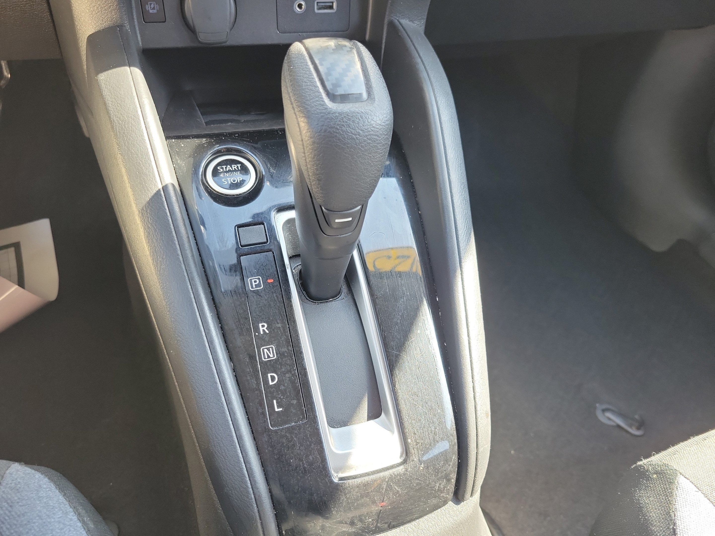 Used 2025 Nissan Versa SV FWD image 29