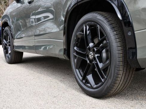 New 2026 Volkswagen Tiguan SE R-Line AWD/4WD image 8