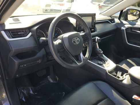 Used 2021 Toyota RAV4 XLE Premium image 18