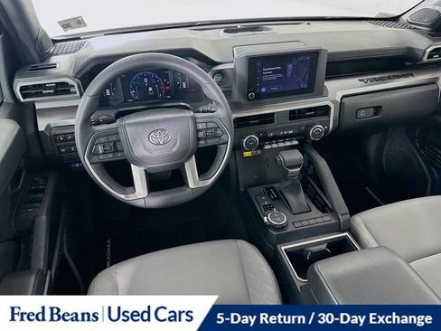 Used 2025 Toyota Tacoma SR5 w/ SR5 Upgrade Package AWD/4WD image 27