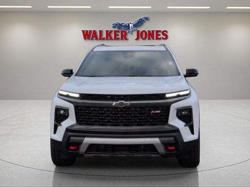 New 2026 Chevrolet Traverse Z71 w/ Enhanced Driving Package image 8