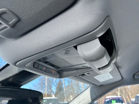 Used 2023 Chevrolet Blazer LT image 31