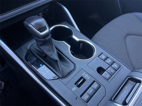 Used 2023 Toyota Highlander LE image 22