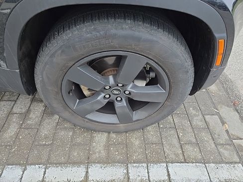 Used 2023 Land Rover Defender 110 S image 12