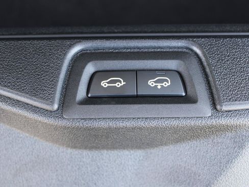 Used 2025 BMW X7 xDrive40i w/ M Sport Package AWD/4WD image 40