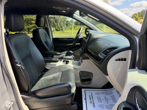 Used 2018 Dodge Grand Caravan SXT image 16