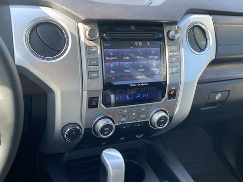 Used 2018 Toyota Tundra Limited w/ Limited Premium Package AWD/4WD image 28