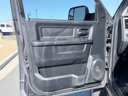 Used 2014 RAM 2500 Tradesman w/ Chrome Appearance Group image 24