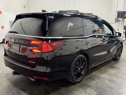 Used 2024 Honda Odyssey Sport image 11