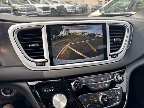 New 2026 Chrysler Voyager LX image 32