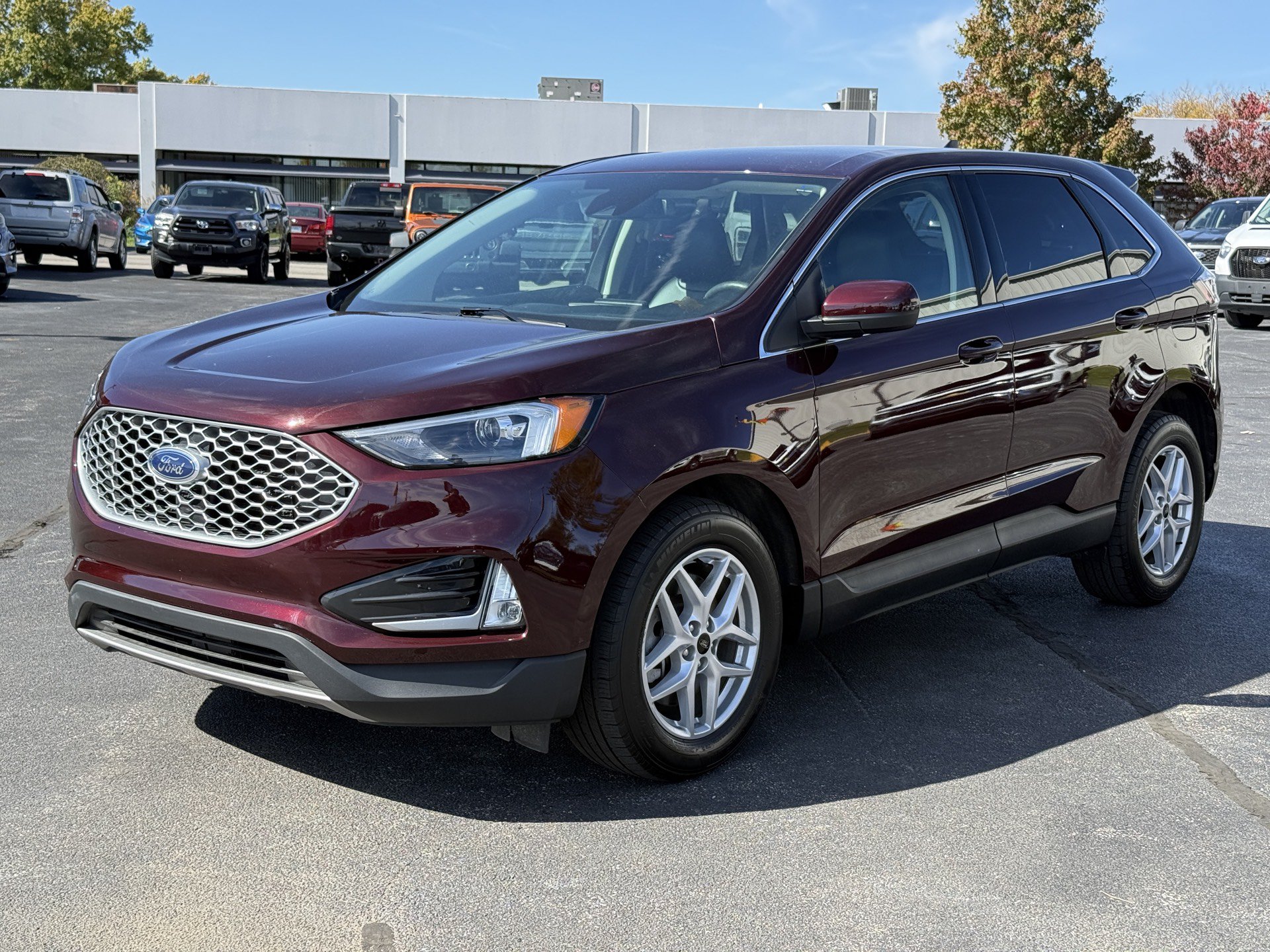 Used 2024 Ford Edge SEL w/ Convenience Package AWD/4WD image 4