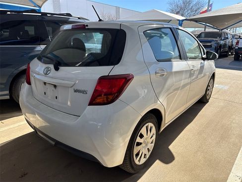 Used 2015 Toyota Yaris L image 3