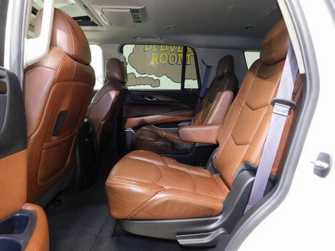 Used 2015 Cadillac Escalade Luxury image 73