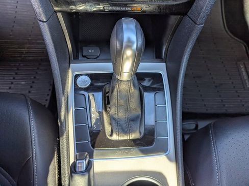 Used 2020 Volkswagen Passat 2.0T R-Line image 16