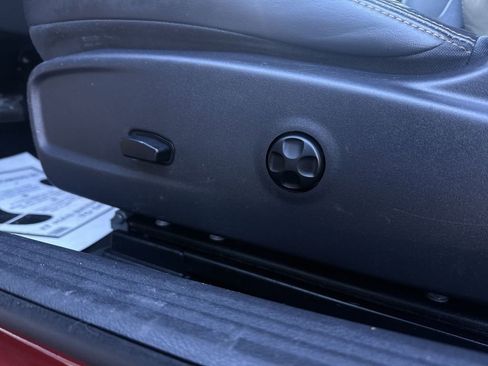 Used 2014 Dodge Challenger SXT image 14