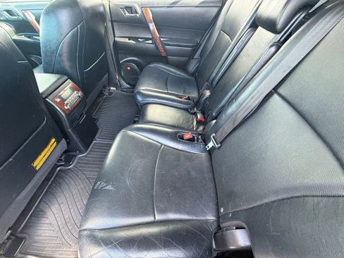 Used 2013 Toyota Highlander Limited image 27