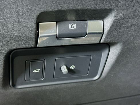 Used 2023 Land Rover Range Rover Evoque S image 17