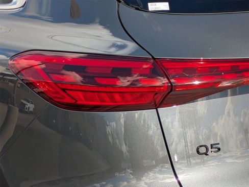 New 2025 Audi Q5 Premium image 14