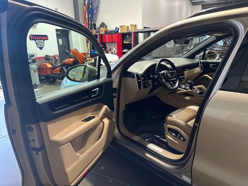 Used 2019 Porsche Cayenne AWD/4WD image 78